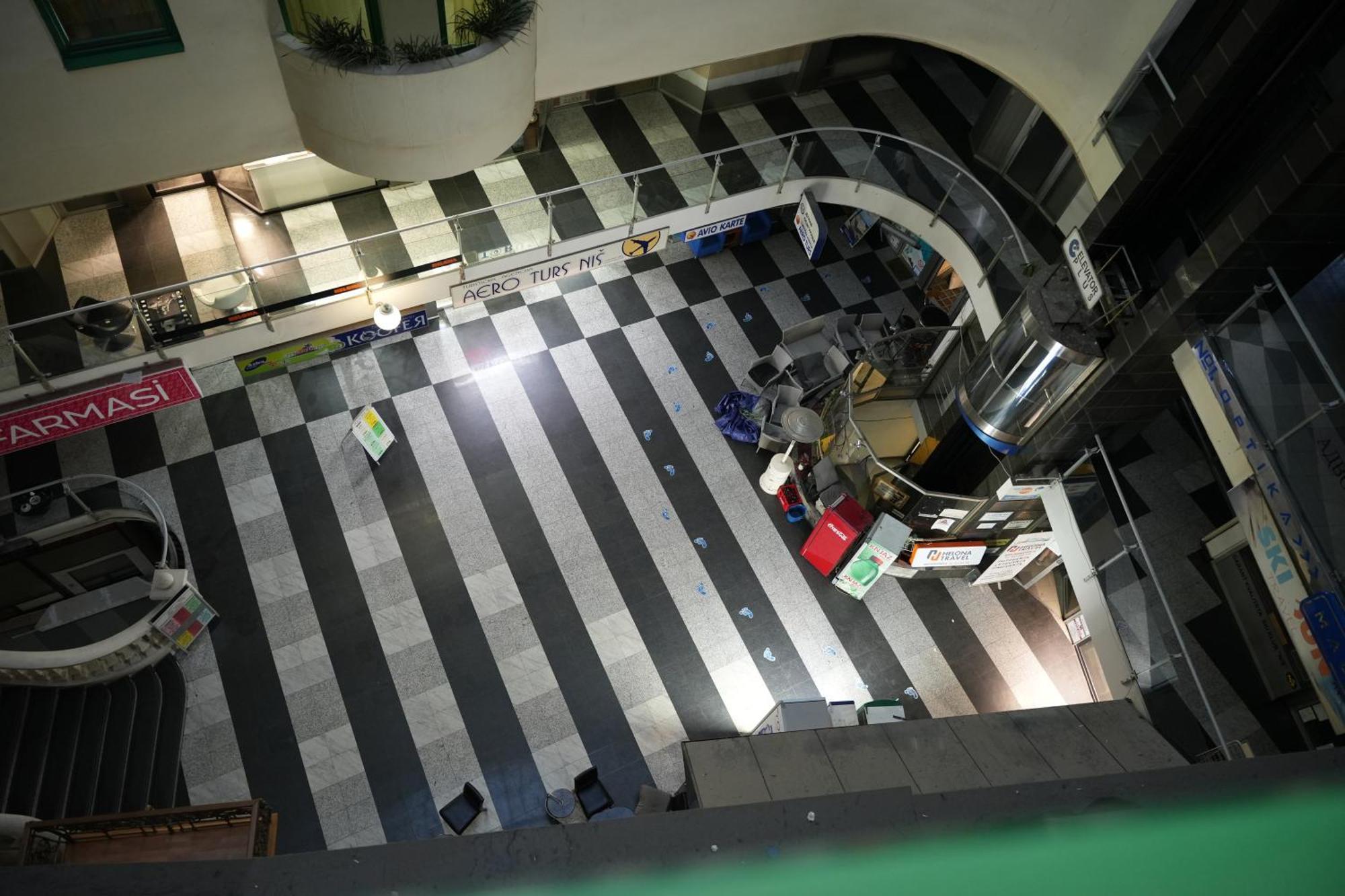 Black Diamond Nis Luaran gambar