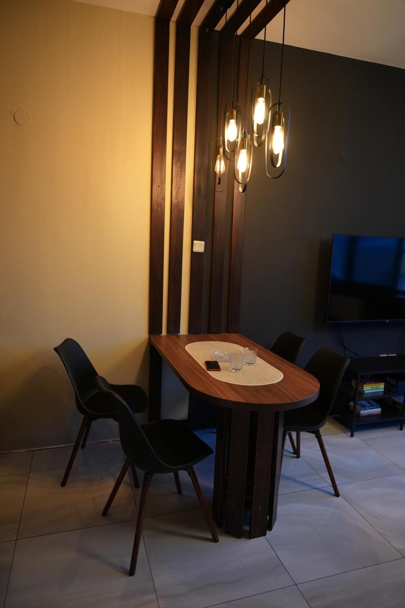 Black Diamond Nis Luaran gambar